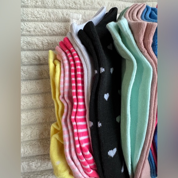 10 PAIR SOCKS NEW IN PACKAGE - Picture 3 of 4